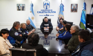CALETA OLIVIA: EL INTENDENTE CARRIZO ENTREGÓ TERRENO A LA A.FU.SA.