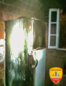 CALETA OLIVIA: BOMBEROS VERIFICARON PRINCIPIO DE INCENDIO POR DESPERFECTO ELÉCTRICO