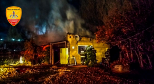 LOS ANTIGUOS: BOMBEROS EXTINGUIERON INCENDIO EN UNA VIVIENDA