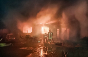 RÍO GALLEGOS: BOMBEROS CONTROLARON INCENDIO DE VIVIENDA