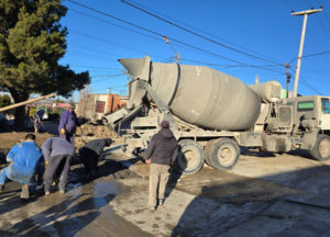 CALETA OLIVIA: AVANZAN LOS TRABAJOS DE HORMIGONADO EN DIFERENTES ARTERIAS DE LA CIUDAD