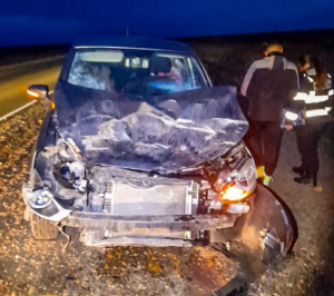 FITZ ROY: BOMBEROS ASISTIERON EN ACCIDENTE VEHICULAR EN RN N°3