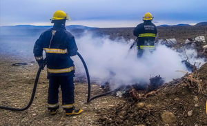 TRES LAGOS: BOMBEROS SOFOCARON QUEMA NO AUTORIZADA DE RESIDUOS