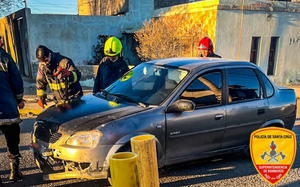 BOMBEROS ASISTIERON PREVENTIVAMENTE EN ACCIDENTE VEHICULAR